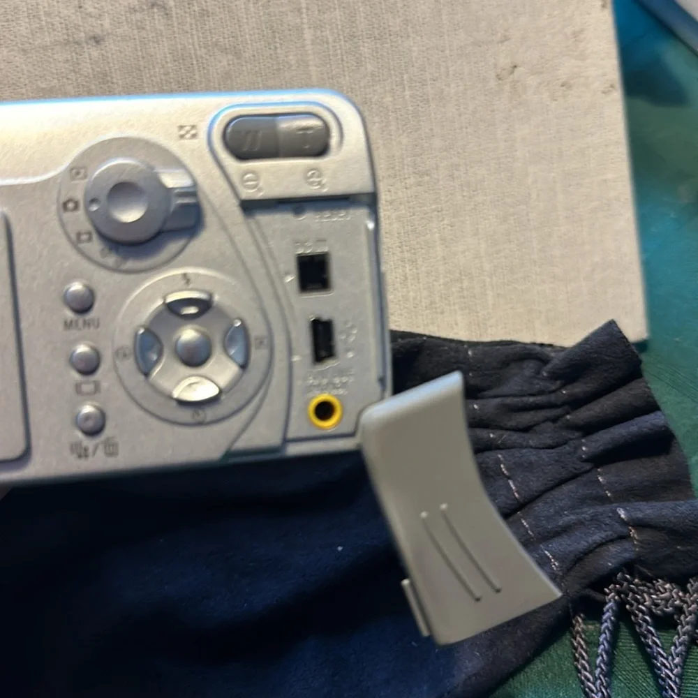 Sony Cybershot 3.2 Mega Pixels
